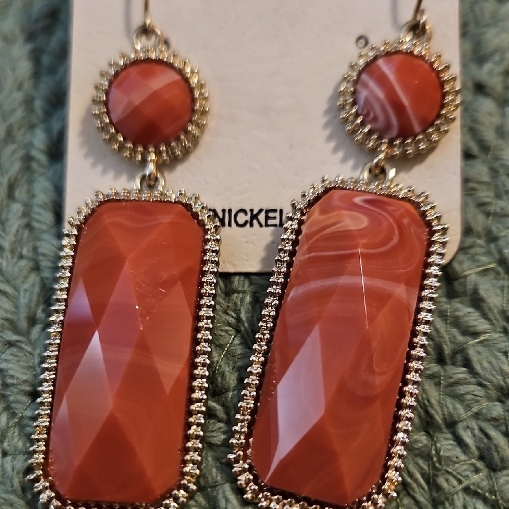 Source Unknown Gold and Coral Earrings - Picture 2 of 5